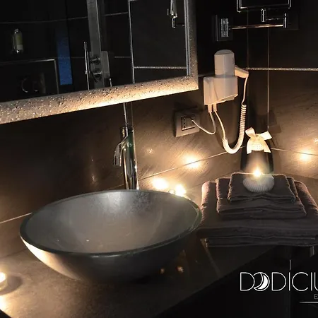 לינה וארוחת בוקר Dodici Lune 4*