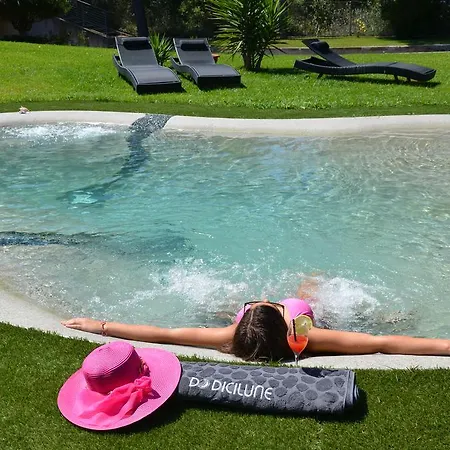 לינה וארוחת בוקר Dodici Lune 4*